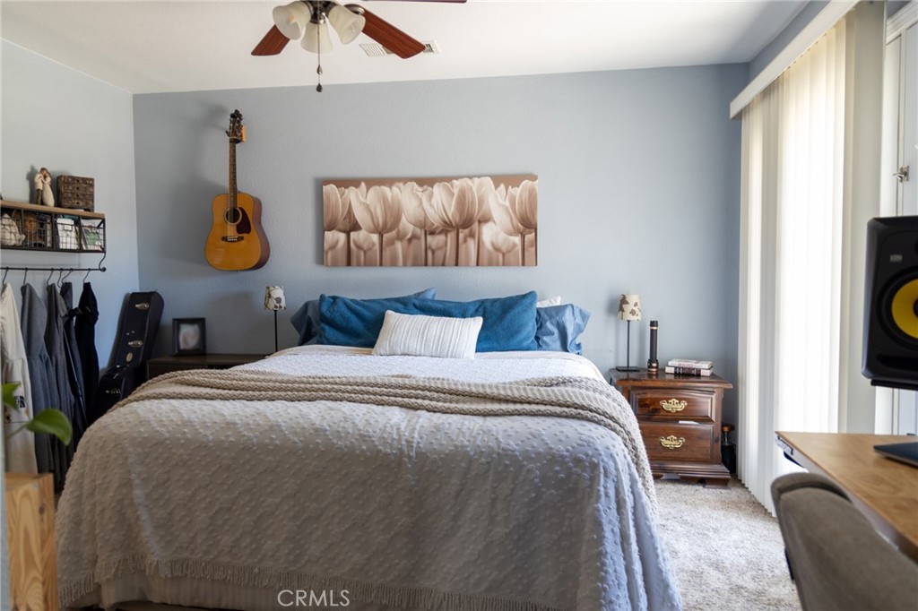 https://media.crmls.org/medias/f6f0881a-6a06-461e-b4ff-c76194b86ae7.jpg?preset=X-Large
