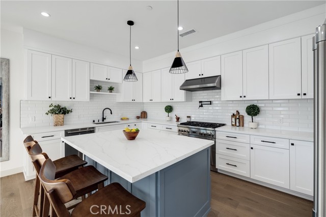2010 Plant, Redondo Beach, California 90278, 4 Bedrooms Bedrooms, ,4 BathroomsBathrooms,Residential,Sold,Plant,SB23064489