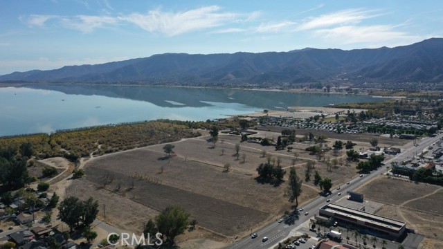 Detail Gallery Image 17 of 22 For 31360 Riverside Dr., Lake Elsinore,  CA 92532 - – Beds | – Baths