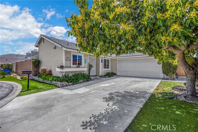 Detail Gallery Image 1 of 38 For 7708 Newcastle Ct, Highland,  CA 92346 - 3 Beds | 2 Baths
