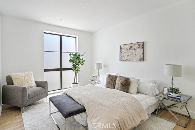 Detail Gallery Image 12 of 17 For 12000 Goshen Ave #106,  Los Angeles,  CA 90049 - 4 Beds | 3/1 Baths