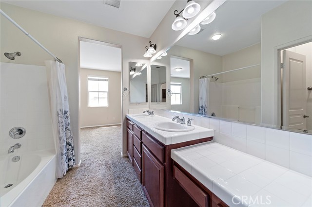 7725 Hess Place, Rancho Cucamonga CA: https://media.crmls.org/medias/f6f459d9-fd46-4e4f-8d3f-cfbe2afc207d.jpg