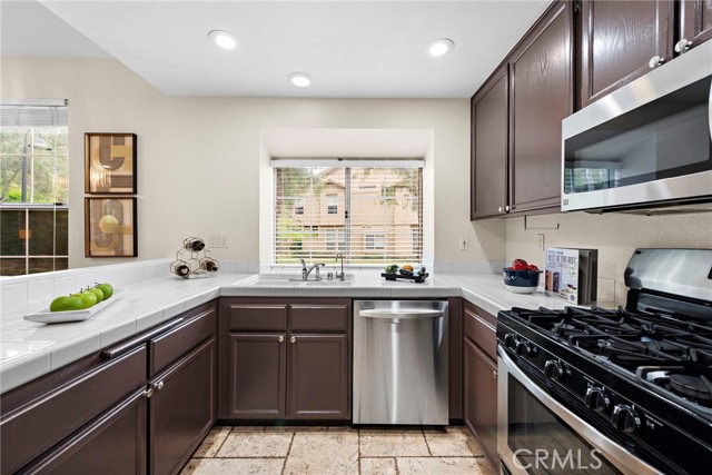 Detail Gallery Image 12 of 26 For 92 Waxwing Ln, Aliso Viejo,  CA 92656 - 2 Beds | 2/1 Baths