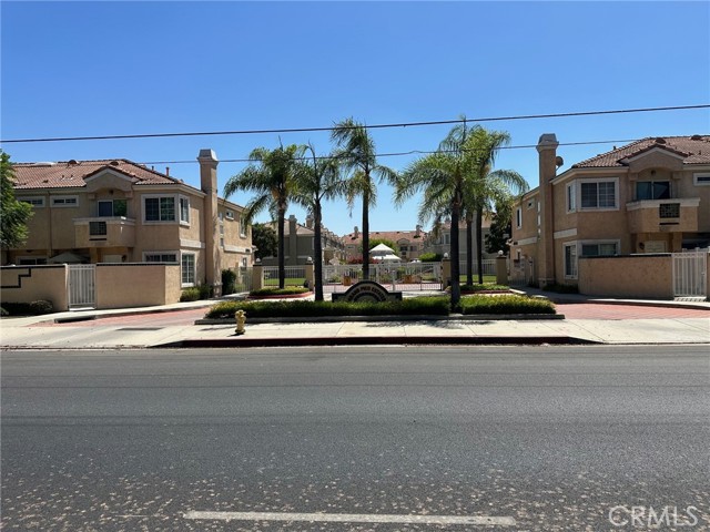 Detail Gallery Image 2 of 7 For 4004 Rosemead Bld #2,  Pico Rivera,  CA 90660 - 3 Beds | 2/1 Baths