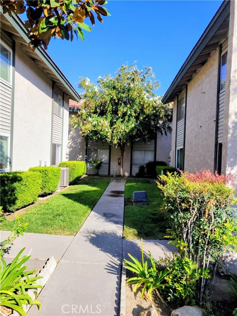 Detail Gallery Image 3 of 27 For 2255 Cahuilla St #68,  Colton,  CA 92324 - 2 Beds | 1/1 Baths