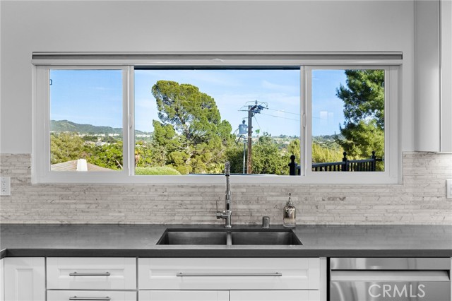 5150 Mountain Springs Ranch Road, La Verne CA: https://media.crmls.org/medias/f6f652cc-9a88-4387-ad9d-c8c6f7444b41.jpg