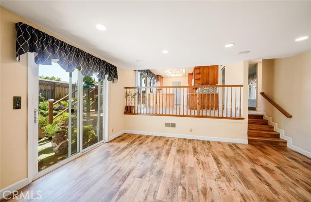 Detail Gallery Image 9 of 25 For 744 Salt Lake Dr, San Jose,  CA 95133 - 4 Beds | 2/1 Baths