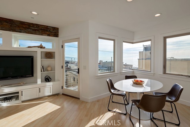 Detail Gallery Image 24 of 42 For 223 Seaview St, Manhattan Beach,  CA 90266 - 3 Beds | 3/1 Baths