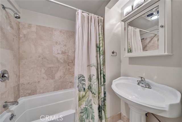 Detail Gallery Image 16 of 22 For 269 Ohio St #2,  Pasadena,  CA 91106 - 13 Beds | 8 Baths