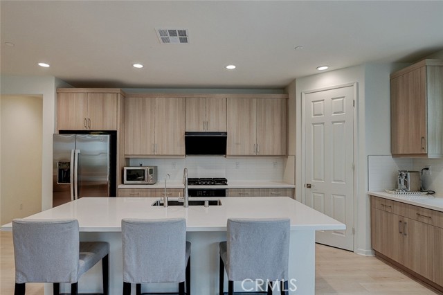 Detail Gallery Image 10 of 26 For 24052 Ashton Rd, Corona,  CA 92883 - 3 Beds | 2 Baths