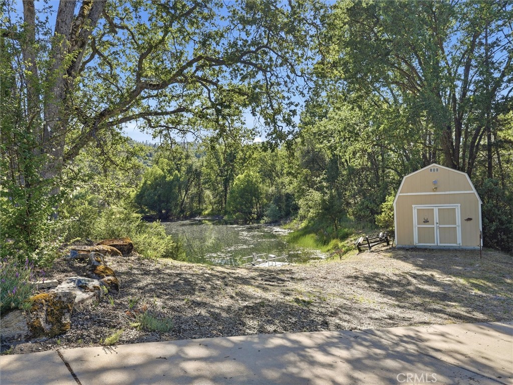 https://media.crmls.org/medias/f6fa8fd0-bb09-4d5d-adba-ebcb6835e271.jpg?preset=X-Large