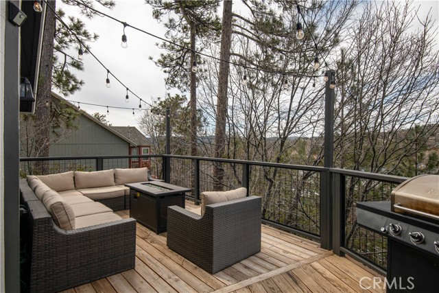 Detail Gallery Image 14 of 18 For 1275 Golden Rule Ln, Lake Arrowhead,  CA 92352 - 4 Beds | 2 Baths