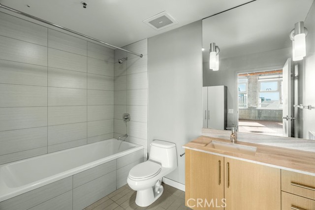 Detail Gallery Image 13 of 21 For 530 S Hewitt, Los Angeles,  CA 90013 - 2 Beds | 2 Baths