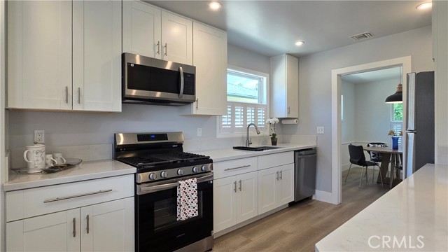 Detail Gallery Image 11 of 36 For 3280 Orlando Rd, Pasadena,  CA 91107 - 3 Beds | 2 Baths