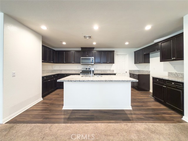 Detail Gallery Image 4 of 19 For 32297 Wild West Ct, Winchester,  CA 92596 - 4 Beds | 2 Baths