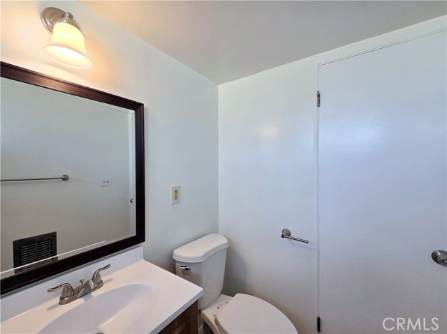 Image 20 of 27 For 5611 Orange Ave