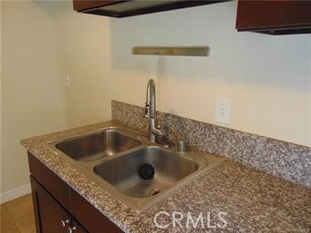 Detail Gallery Image 4 of 11 For 2005 Alabama, Huntington Beach,  CA 92648 - 2 Beds | 2 Baths