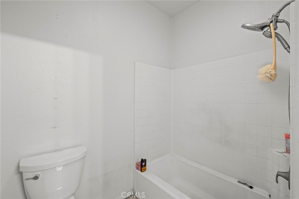 https://media.crmls.org/medias/f6fe6ba5-340f-4b21-af2a-378ffc865baf.jpg?preset=X-Large