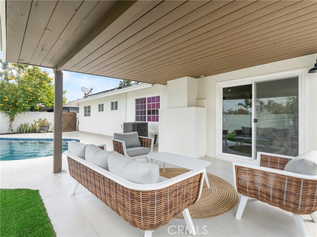 Detail Gallery Image 34 of 39 For 724 S Sail St, Santa Ana,  CA 92704 - 4 Beds | 3/1 Baths