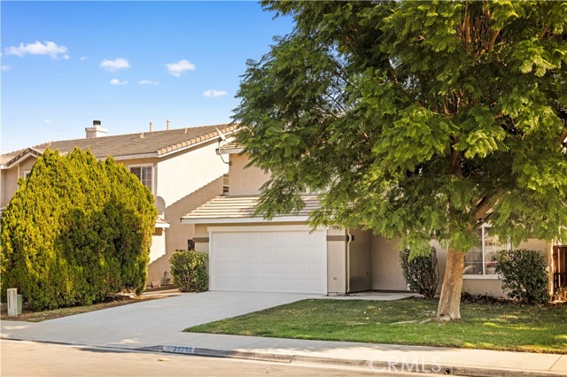 Detail Gallery Image 3 of 47 For 23296 Tulip Ct, Corona,  CA 92883 - 4 Beds | 2/1 Baths