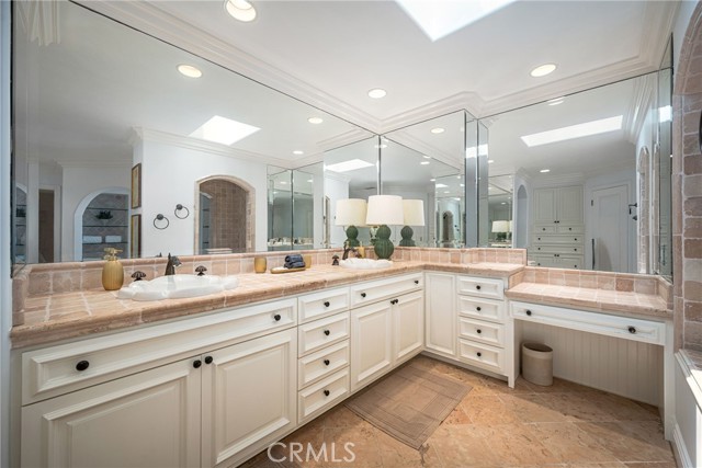Detail Gallery Image 28 of 51 For 1541 Dolphin, Corona Del Mar,  CA 92625 - 3 Beds | 3/1 Baths
