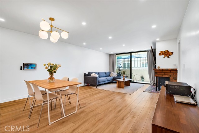 Detail Gallery Image 4 of 42 For 745 Main, El Segundo,  CA 90245 - 2 Beds | 2 Baths