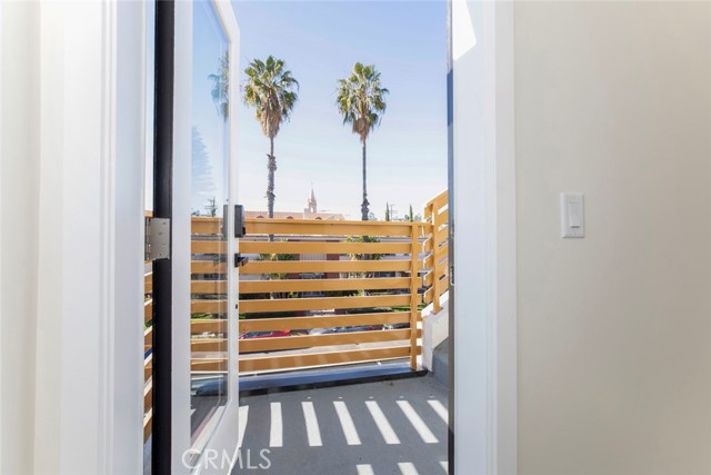 Detail Gallery Image 27 of 30 For 1754 N Berendo St #C,  Los Angeles,  CA 90027 - 3 Beds | 2/1 Baths