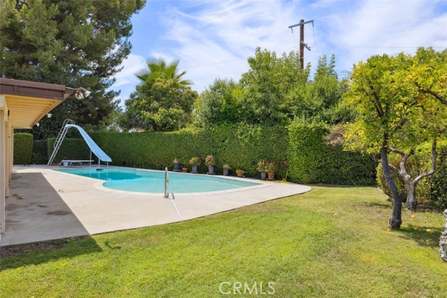 Detail Gallery Image 17 of 21 For 17733 Palora St, Encino,  CA 91316 - 4 Beds | 3 Baths