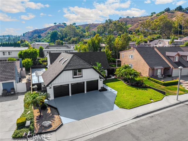6191 Jacaranda Lane, Yorba Linda CA: https://media.crmls.org/medias/f70413ea-7c07-4c61-8354-4d27531bf06b.jpg