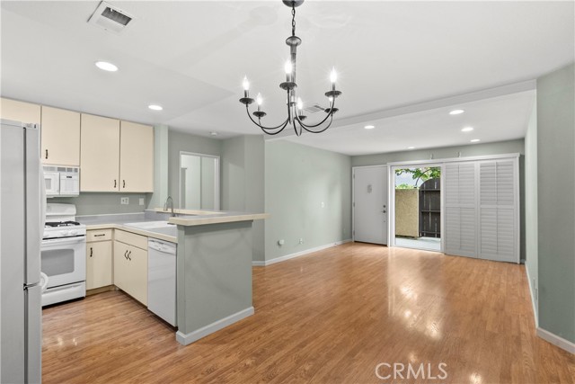 Detail Gallery Image 14 of 29 For 18830 Mandan St #101,  Canyon Country,  CA 91351 - 2 Beds | 2 Baths