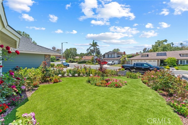 21492 Countryside Drive, Lake Forest CA: https://media.crmls.org/medias/f7050bbd-9fe5-4dcc-94f7-e95de7abb37d.jpg