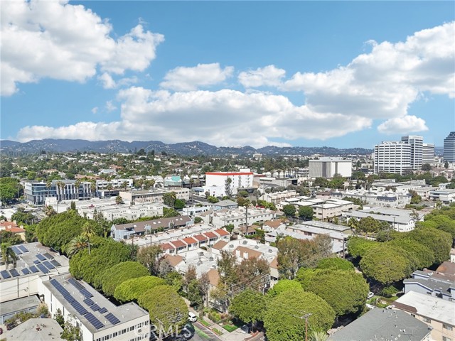 Detail Gallery Image 36 of 43 For 2909 Arizona Ave #3,  Santa Monica,  CA 90404 - 3 Beds | 2/1 Baths