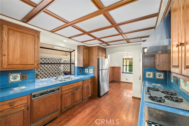 Detail Gallery Image 25 of 53 For 1534 Linda Vista Ave, Pasadena,  CA 91103 - 4 Beds | 2/1 Baths