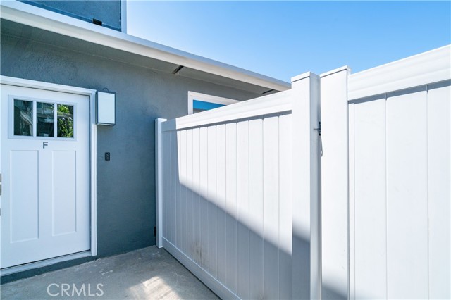 1022 Grant Street, Santa Monica CA: https://media.crmls.org/medias/f706c659-f8a3-4d54-aece-6af3f9a07f00.jpg