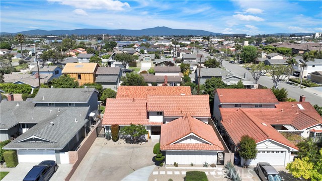 17698 Locust Street, Fountain Valley CA: https://media.crmls.org/medias/f706e224-301a-434f-a665-34820b70f9eb.jpg