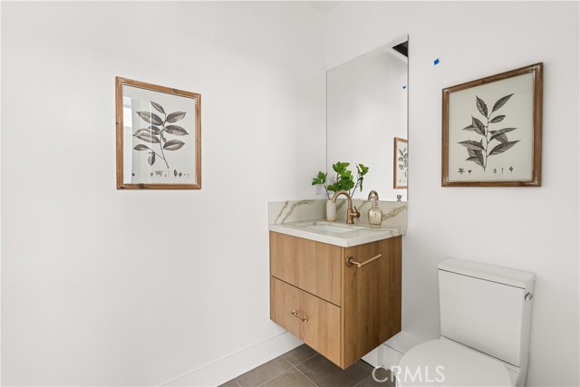 Detail Gallery Image 17 of 59 For 6503 N Contour Ln, North Hollywood,  CA 91606 - 3 Beds | 3/1 Baths