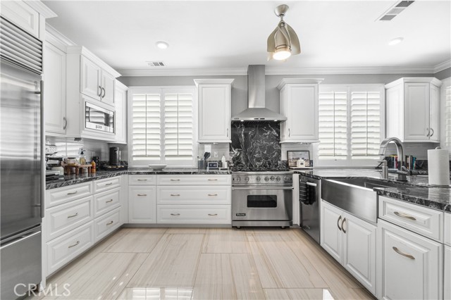 Detail Gallery Image 13 of 70 For 5149 Sammy Hagar, Fontana,  CA 92336 - 6 Beds | 4/1 Baths