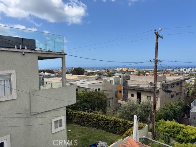 Detail Gallery Image 2 of 4 For 537 S Helberta Ave, Redondo Beach,  CA 90277 - 2 Beds | 1 Baths