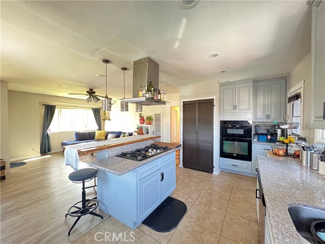 10709 Wheelock Circle, Whittier CA: https://media.crmls.org/medias/f7092793-2adc-4e1e-8f0d-92b0a5c7404c.jpg