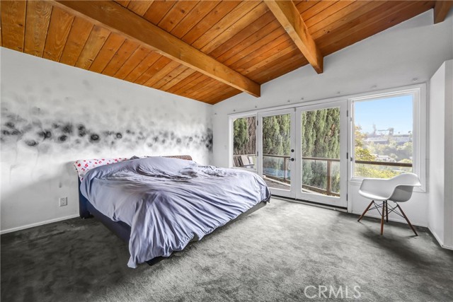 Detail Gallery Image 13 of 27 For 3830 Buena Park Dr, Studio City,  CA 91604 - 3 Beds | 3 Baths