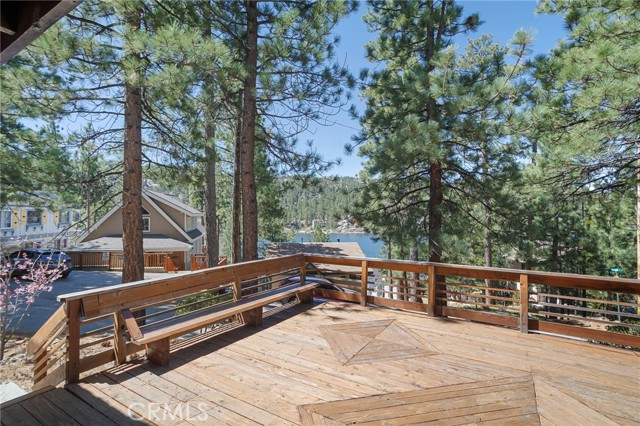 Detail Gallery Image 4 of 23 For 38992 Bayview Ln, Big Bear Lake,  CA 92315 - 4 Beds | 1/1 Baths