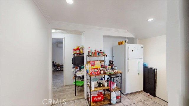 5854 Woodlawn Avenue, Los Angeles CA: https://media.crmls.org/medias/f709b5bf-09e1-4f15-b89e-e767a2bbf0cd.jpg