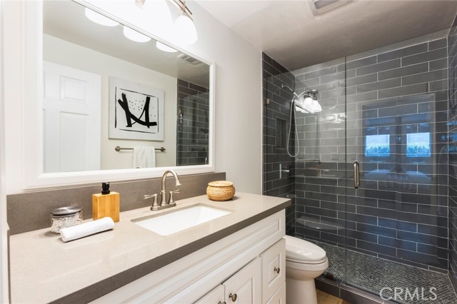 22253 Del Valle Street, Woodland Hills CA: https://media.crmls.org/medias/f709d1c5-02c7-4775-a2c2-f5e5d9ab8f0a.jpg
