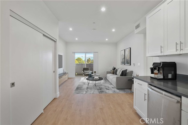 Detail Gallery Image 13 of 30 For 8750 Sepulveda Bld #310,  North Hills,  CA 91343 - 2 Beds | 2 Baths