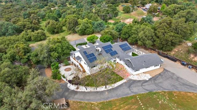 Detail Gallery Image 5 of 75 For 35073 Auberry, Auberry,  CA 93602 - 5 Beds | 3 Baths