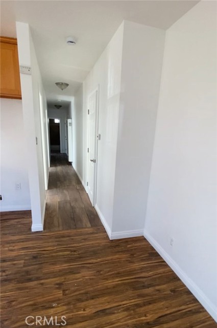5507 S Manhattan Place, Los Angeles CA: https://media.crmls.org/medias/f70be8b6-9294-402d-8479-07868c497e3e.jpg