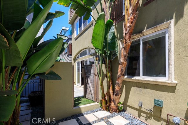 1111 Manhattan Ave, Hermosa Beach CA: https://media.crmls.org/medias/f70bf598-ca3d-427e-8c3c-fd7907b3b5cf.jpg