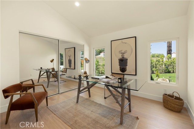 3499 San Rafael Circle, Costa Mesa CA: https://media.crmls.org/medias/f70c1064-6588-4e61-8103-5b99bdbb4055.jpg