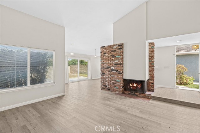 Detail Gallery Image 12 of 25 For 17601 Manchester Ave, Irvine,  CA 92614 - 4 Beds | 2 Baths