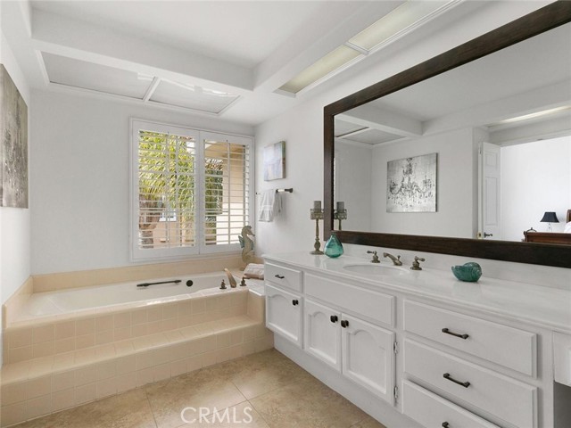 Detail Gallery Image 20 of 30 For 6051 Shadowbrook Cir, Huntington Beach,  CA 92648 - 2 Beds | 2/1 Baths